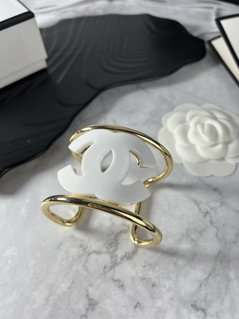 Ch**el bracelets